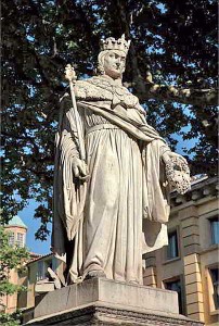 Estatua del Rei Renat I, fill de Violant, a Aix de Provença.
